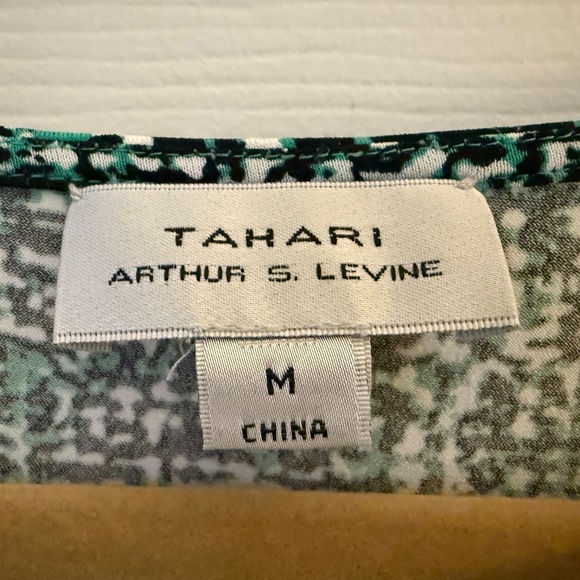 Tahari sleeveless top, size Medium - Picture 5 of 10